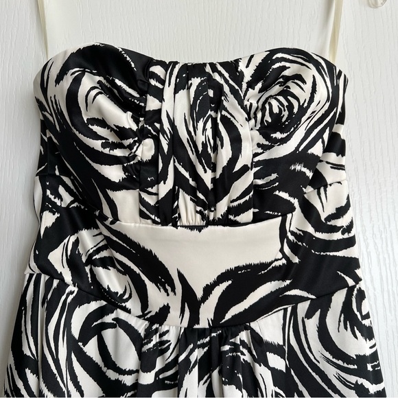 White House Black Market Fit and Flare Strapless Cocktail Party Dress Size 0 - Picture 5 of 8